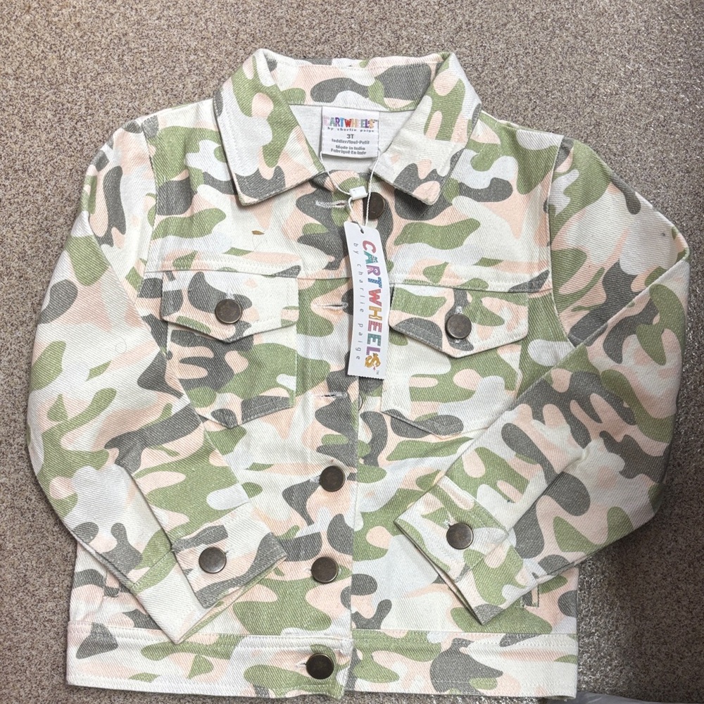 💕NWT! Kids Camouflage Jacket